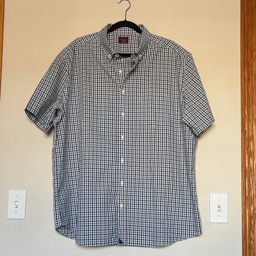 UNTUCKit Men’s Short Sleeved Button Up
